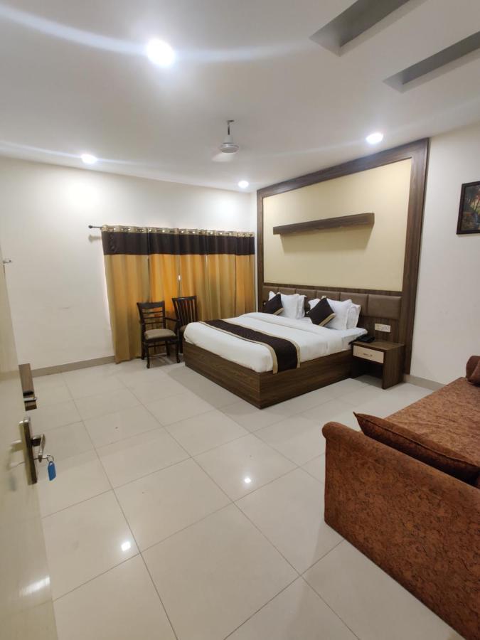 Raj Darbar - 10 Meter From Golden Temple Hotel Amritsar Ngoại thất bức ảnh