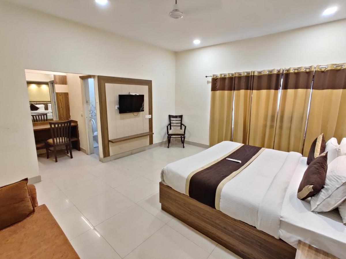 Raj Darbar - 10 Meter From Golden Temple Hotel Amritsar Ngoại thất bức ảnh