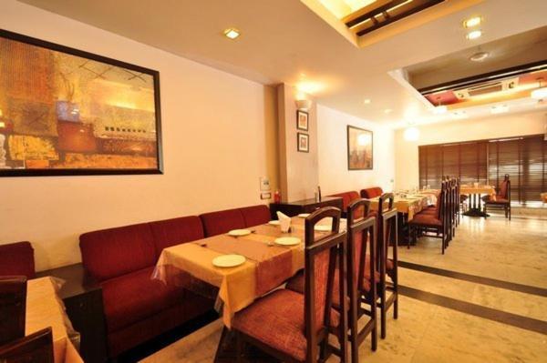 Raj Darbar - 10 Meter From Golden Temple Hotel Amritsar Ngoại thất bức ảnh